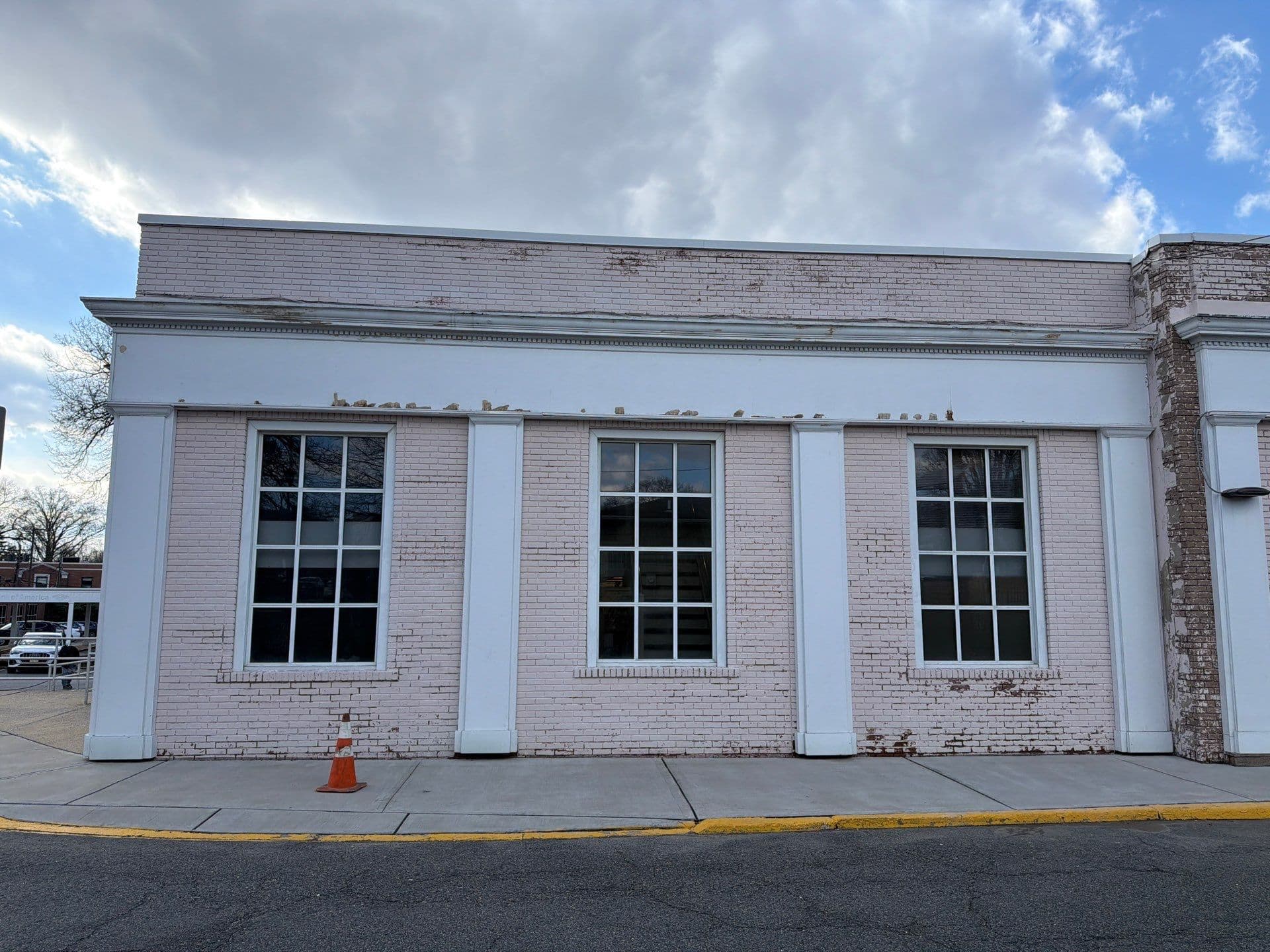 Bank of America Glen Rock exterior before and after renovation — before